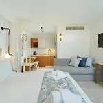Iliorama Luxury 아파트호텔 4*